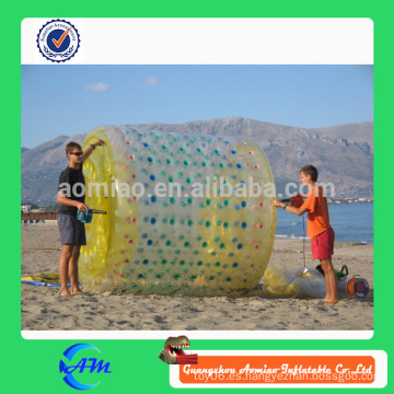 Juego inflable barato al por mayor del agua, bola inflable del balanceo, rodillo inflable del agua para la playa